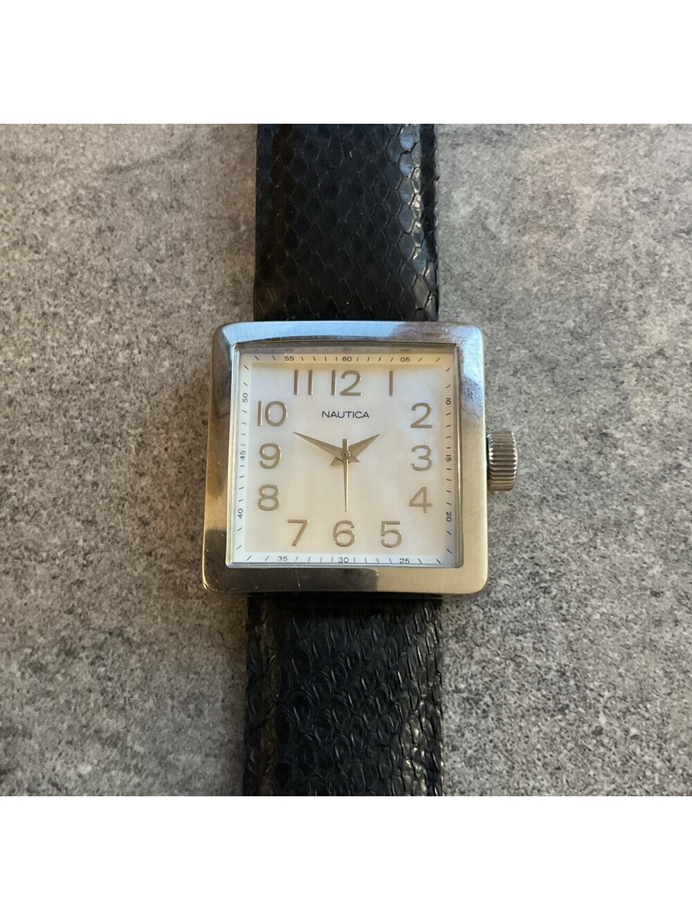Beautiful Nautica Women’s Watch N17500L 34mm Silver Tone Case W/MOP Dial A9